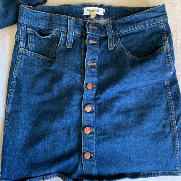 Madewell Dresses & Skirts - Madewell button front denim mini skirt sz 29
